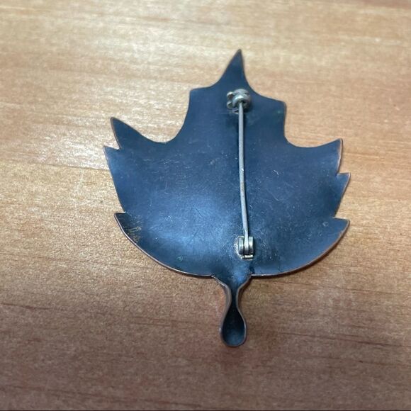 Stuart Nye Large Copper Maple Leaf Pin and clip earrings True Vintage - Picture 5 of 9